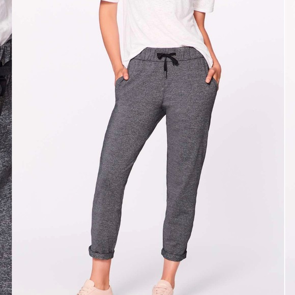 Lululemon On The Fly Pants 28" Heathered Black - Picture 1 of 10